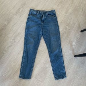 AMERICAN EAGLE MOM JEANS!